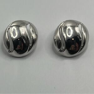 Trifari Parure 1960s silver tone clip on earrings